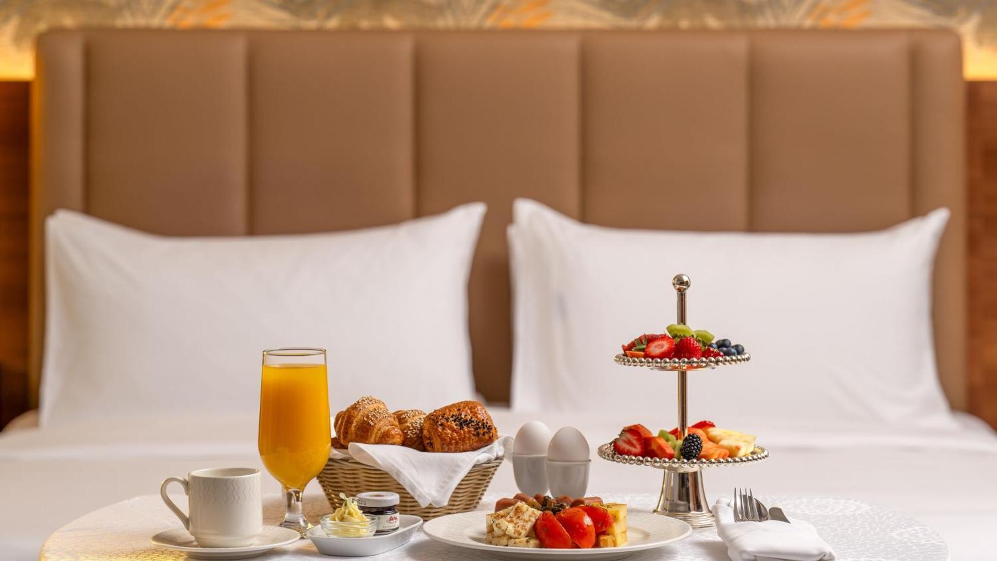 칼톤 엘 모이베드 호텔 담맘 외부 사진 Room service