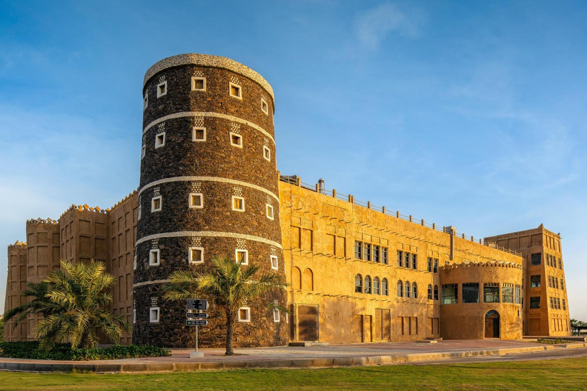 칼톤 엘 모이베드 호텔 담맘 외부 사진 Al Jahili Fort