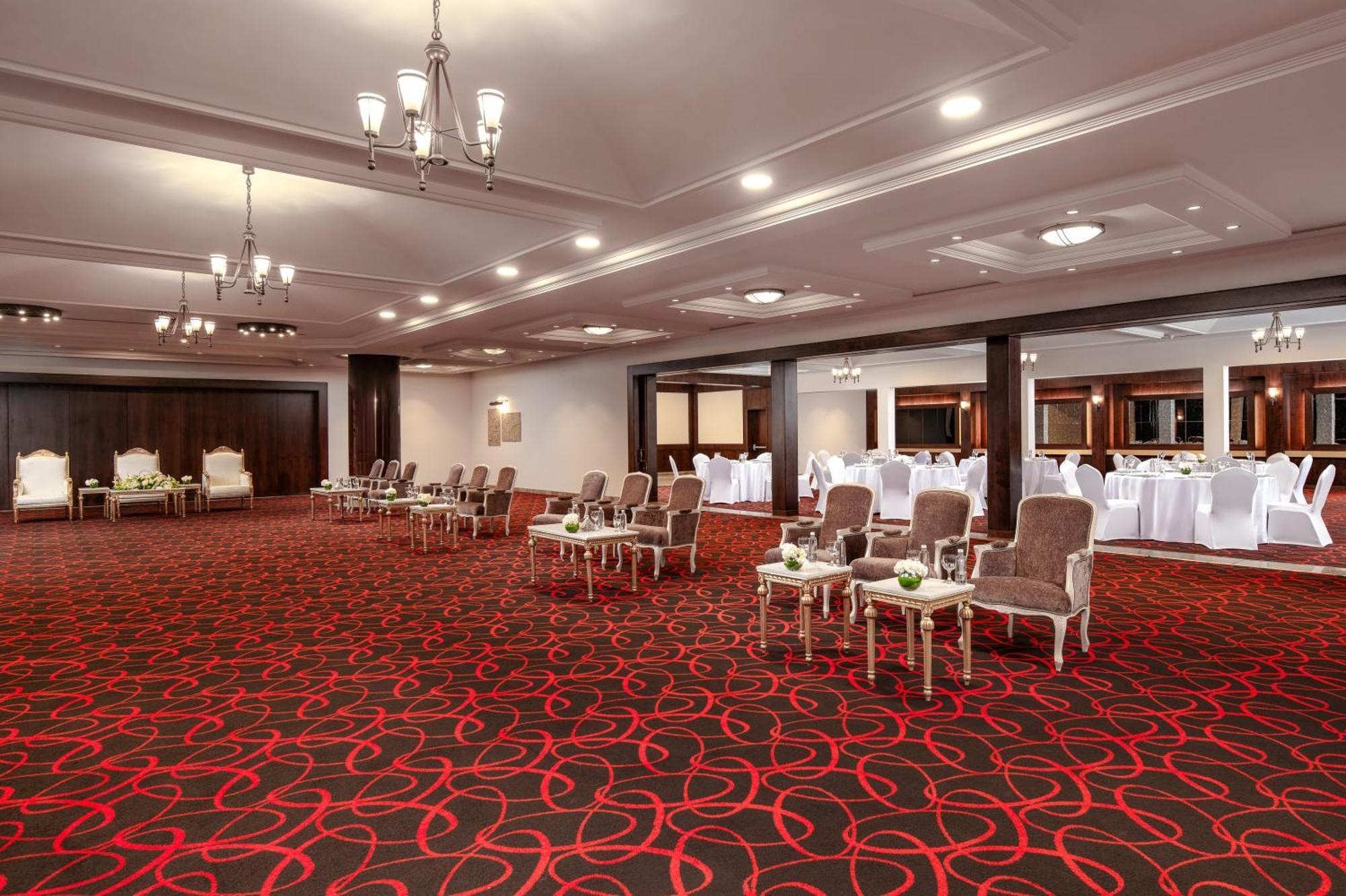 칼톤 엘 모이베드 호텔 담맘 외부 사진 The ballroom at the hotel