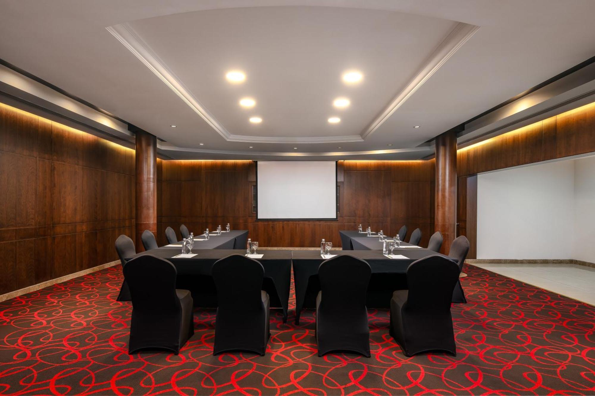 칼톤 엘 모이베드 호텔 담맘 외부 사진 Meeting room