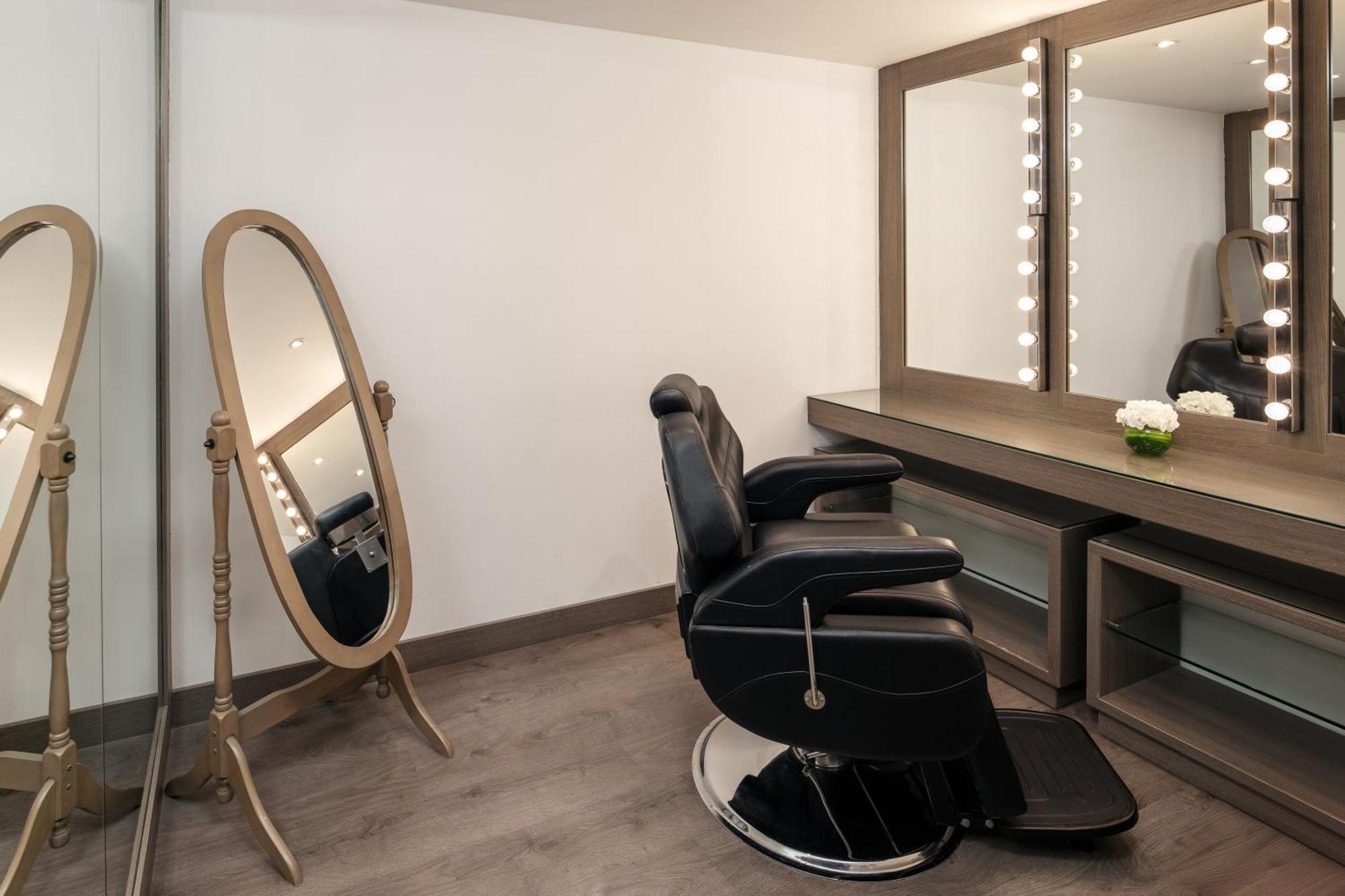 칼톤 엘 모이베드 호텔 담맘 외부 사진 The salon's interior